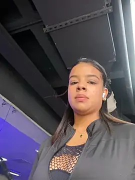 Snapshot of trianawhite chatting on January 28, 2025, 8:04 pm trianawhite online show from January 28, 2025, 8:04 pm