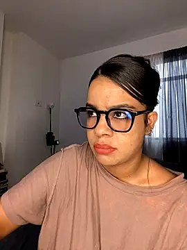 Snapshot of trianawhite chatting on December 3, 2024, 3:39 pm trianawhite online show from December 3, 2024, 3:39 pm