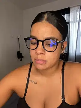 Snapshot of trianawhite chatting on December 27, 2024, 7:24 pm trianawhite online show from December 27, 2024, 7:24 pm