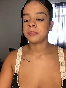 Snapshot of trianawhite chatting on October 4, 2025, 3:46 pm trianawhite online show from October 4, 2025, 3:46 pm