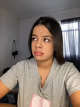 Snapshot of trianawhite chatting on January 20, 2025, 3:39 pm trianawhite online show from January 20, 2025, 3:39 pm