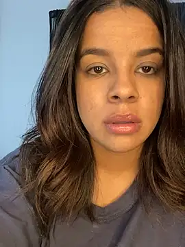 Snapshot of trianawhite chatting on March 3, 2025, 9:59 pm trianawhite online show from March 3, 2025, 9:59 pm