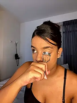 Snapshot of trianawhite chatting on December 2, 2024, 9:01 pm trianawhite online show from December 2, 2024, 9:01 pm