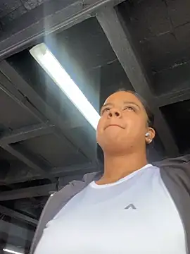 Snapshot of trianawhite chatting on February 6, 2025, 8:56 pm trianawhite online show from February 6, 2025, 8:56 pm