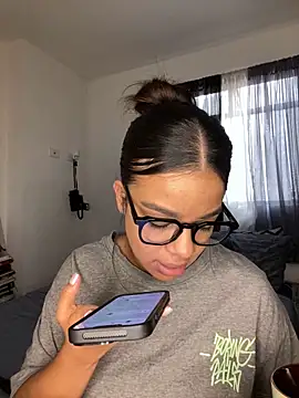 Snapshot of trianawhite chatting on December 11, 2024, 3:15 pm trianawhite online show from December 11, 2024, 3:15 pm