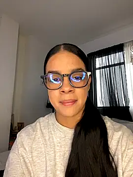 Snapshot of trianawhite chatting on September 16, 2025, 2:18 pm trianawhite online show from September 16, 2025, 2:18 pm