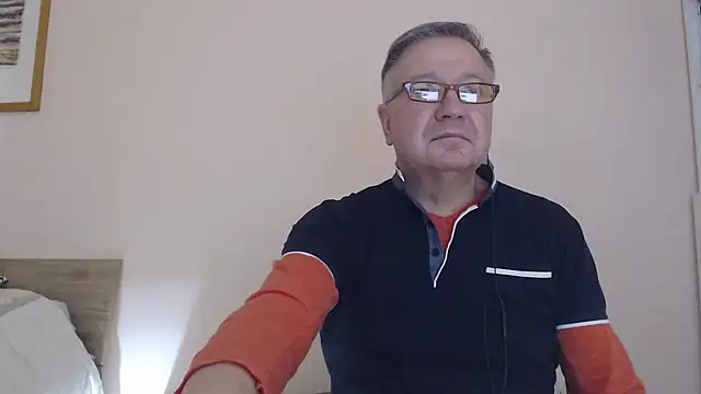 Snapshot of YOU6me chatting on November 21, 2025, 5:23 pm YOU6me online show from November 21, 2025, 5:23 pm