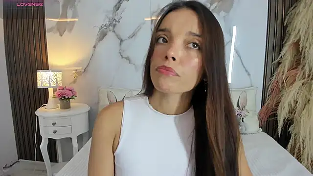 hannahill69 online show from March 5, 2026, 4:42 am