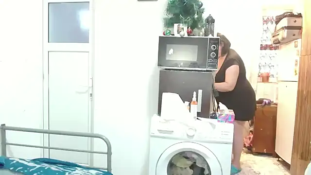 Snapshot of RidemerafSuzana chatting on December 3, 2025, 11:42 am RidemerafSuzana online show from December 3, 2025, 11:42 am