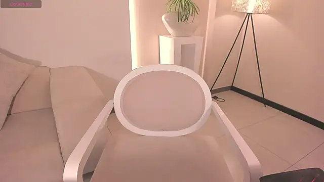 Snapshot of AnaDurant chatting on December 15, 2025, 1:28 pm AnaDurant online show from December 15, 2025, 1:28 pm