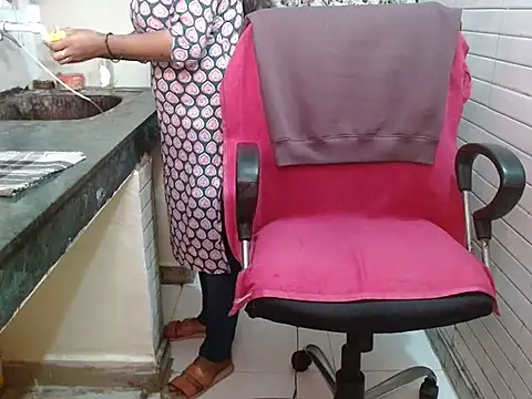 LovingPihu online show from January 10, 2026, 5:36 am