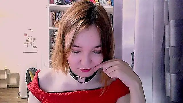 BrattyFoxyGirl online show from February 17, 2025, 2:06 pm