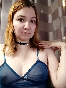 BrattyFoxyGirl online show from December 5, 2025, 2:04 pm