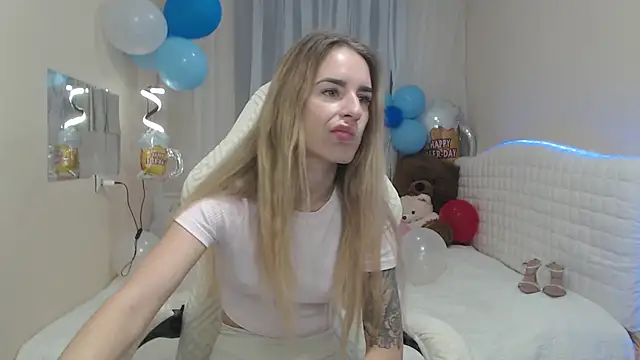 Snapshot of DeboraHorny chatting on October 6, 2025, 6:03 am DeboraHorny online show from October 6, 2025, 6:03 am