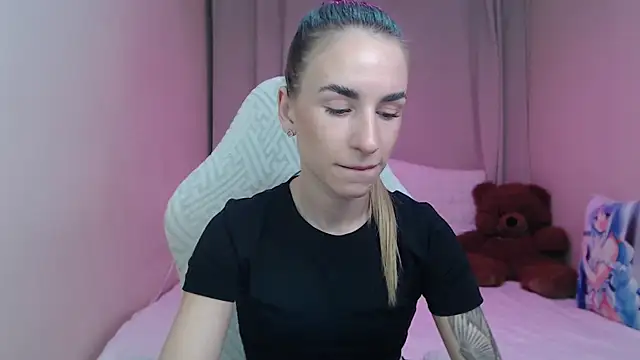 DeboraHorny online show from March 26, 2026, 7:17 am