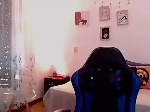 Snapshot of emmily_castro chatting on October 24, 2025, 12:04 pm emmily castro online show from October 24, 2025, 12:04 pm