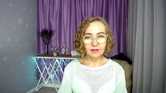 Snapshot of queen_a_n_i chatting on July 11, 2026, 6:03 am queen a n i online show from July 11, 2026, 6:03 am