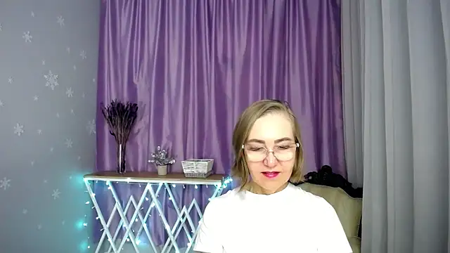 queen a n i online show from March 29, 2026, 8:27 am