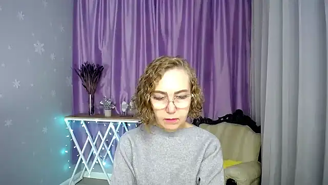 Snapshot of queen_a_n_i chatting on July 19, 2026, 5:05 am queen a n i online show from July 19, 2026, 5:05 am