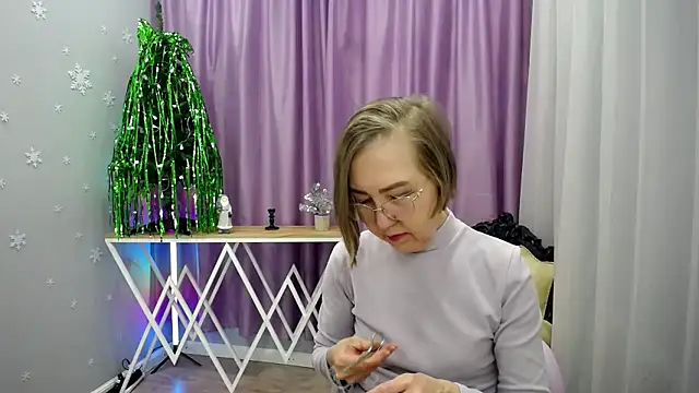 Snapshot of queen_a_n_i chatting on November 30, 2025, 11:55 am queen a n i online show from November 30, 2025, 11:55 am