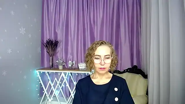 Snapshot of queen_a_n_i chatting on July 8, 2026, 8:59 am queen a n i online show from July 8, 2026, 8:59 am