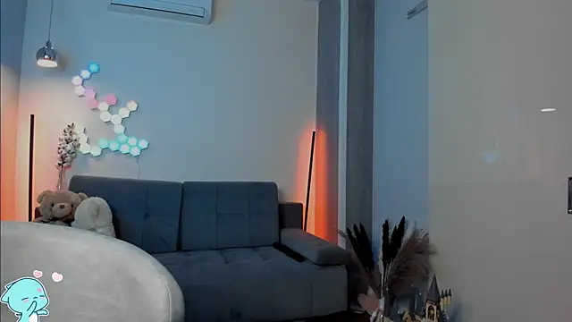 Snapshot of victorias_world chatting on December 14, 2024, 12:01 am victorias world online show from December 14, 2024, 12:01 am