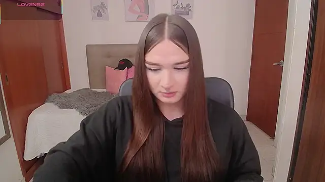 Miley Baker online show from December 15, 2025, 4:02 pm