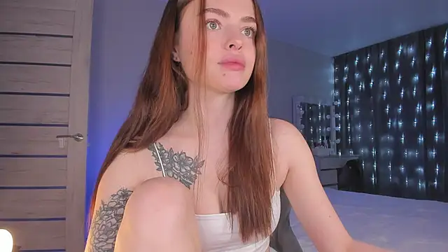 Snapshot of KylieStarrr chatting on November 1, 2025, 3:13 am KylieStarrr online show from November 1, 2025, 3:13 am