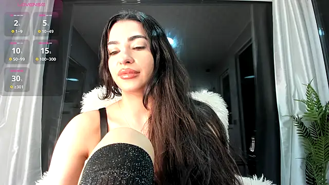 Snapshot of Naila18 chatting on January 6, 2026, 8:13 pm Naila18 online show from January 6, 2026, 8:13 pm