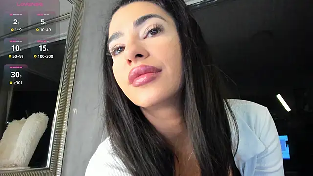 Snapshot of Naila18 chatting on January 14, 2026, 4:27 am Naila18 online show from January 14, 2026, 4:27 am