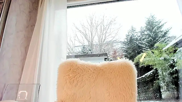 Snapshot of Naila18 chatting on February 11, 2026, 6:35 am Naila18 online show from February 11, 2026, 6:35 am