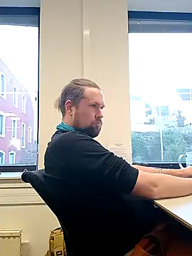 Snapshot of Tj1sen chatting on December 9, 2024, 12:40 pm Tj1sen online show from December 9, 2024, 12:40 pm