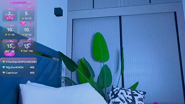 Snapshot of Mia_Tin chatting on September 16, 2025, 12:50 pm Mia Tin online show from September 16, 2025, 12:50 pm