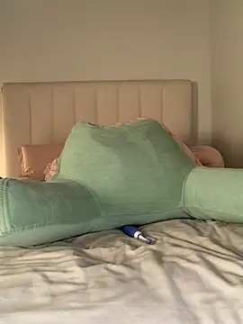 roxxxyrose online show from March 27, 2026, 7:15 pm