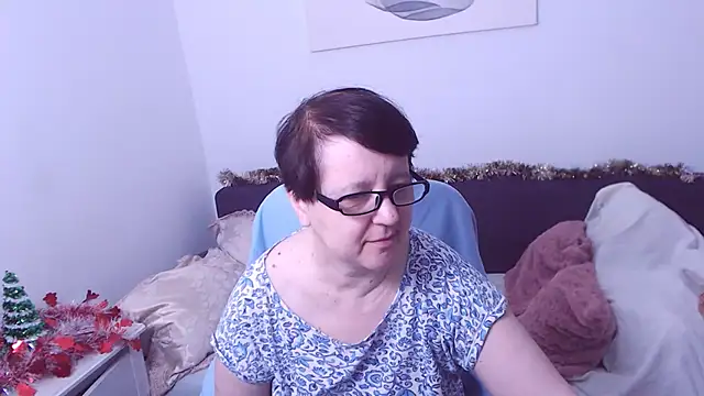 Snapshot of ChristaRose chatting on December 14, 2025, 2:11 pm ChristaRose online show from December 14, 2025, 2:11 pm