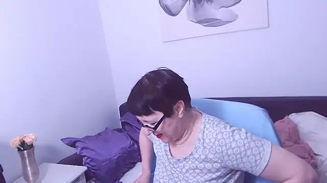 Snapshot of ChristaRose chatting on November 5, 2025, 11:08 pm ChristaRose online show from November 5, 2025, 11:08 pm