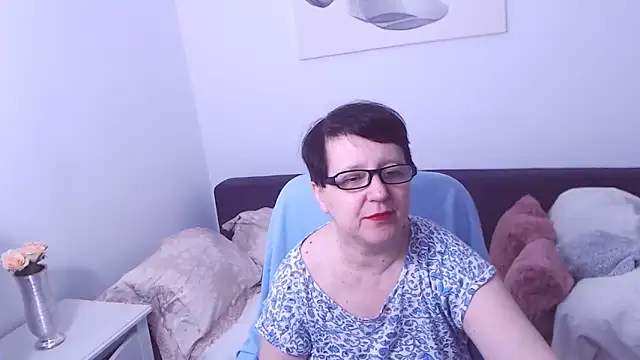 Snapshot of ChristaRose chatting on October 26, 2025, 12:44 am ChristaRose online show from October 26, 2025, 12:44 am