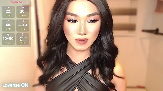 Snapshot of Local_Hoelyx chatting on October 9, 2025, 6:30 pm Local Hoelyx online show from October 9, 2025, 6:30 pm