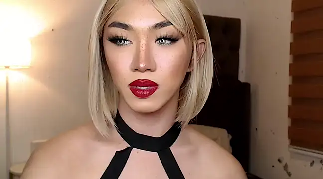 Snapshot of Local_Hoelyx chatting on March 19, 2025, 8:34 am Local Hoelyx online show from March 19, 2025, 8:34 am