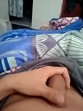 Zedxxx23 online show from October 4, 2025, 2:07 pm