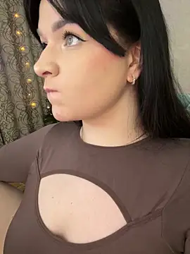 Snapshot of HellMoor chatting on December 21, 2025, 8:53 pm HellMoor online show from December 21, 2025, 8:53 pm