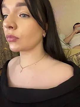 Snapshot of HellMoor chatting on December 13, 2025, 8:37 pm HellMoor online show from December 13, 2025, 8:37 pm