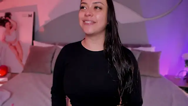 Nicolle W online show from March 28, 2026, 11:55 am