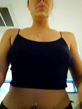 Snapshot of RebeccaXO_ chatting on April 28, 2026, 8:24 pm RebeccaXO online show from April 28, 2026, 8:24 pm