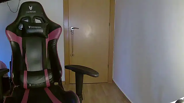 Snapshot of Vampirosa chatting on January 9, 2026, 2:13 pm Vampirosa online show from January 9, 2026, 2:13 pm