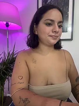 Snapshot of susy_angel chatting on October 13, 2025, 11:16 pm susy angel online show from October 13, 2025, 11:16 pm