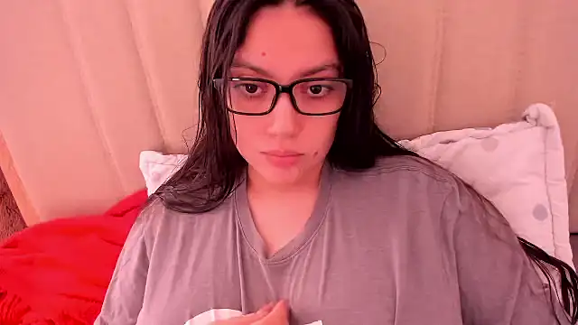 Snapshot of roniewester chatting on May 15, 2026, 2:59 pm roniewester online show from May 15, 2026, 2:59 pm