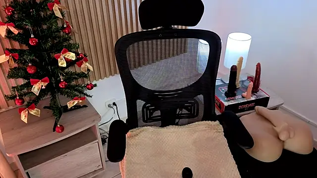 Snapshot of MarianL0ve chatting on December 1, 2025, 10:49 am MarianL0ve online show from December 1, 2025, 10:49 am