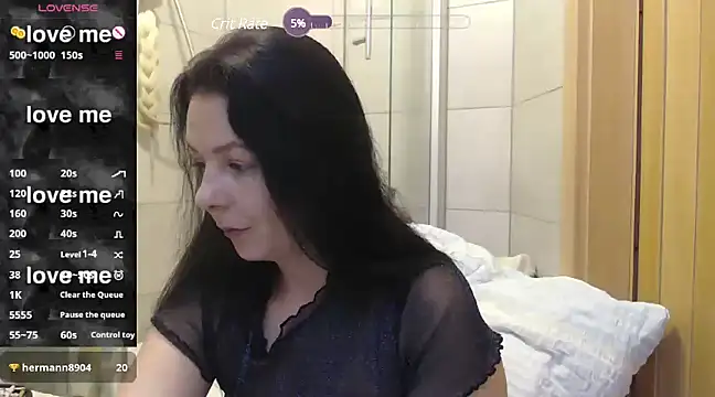 LaraLoviaAndFriends online show from December 5, 2024, 2:28 pm