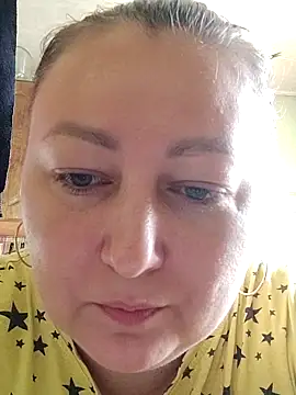 Rini333 online show from April 19, 2026, 11:44 am